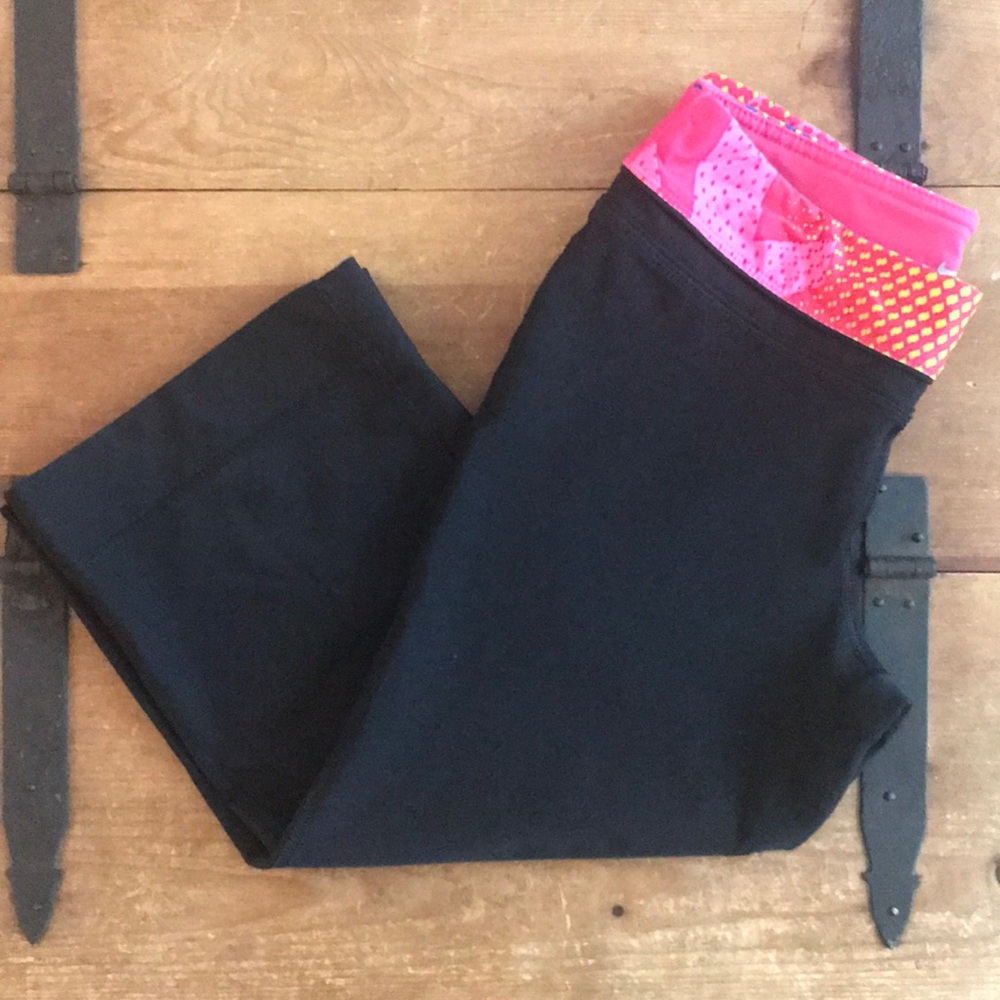 Nike Womens Black Workout/ Yoga Pants - Picture 2 of 6